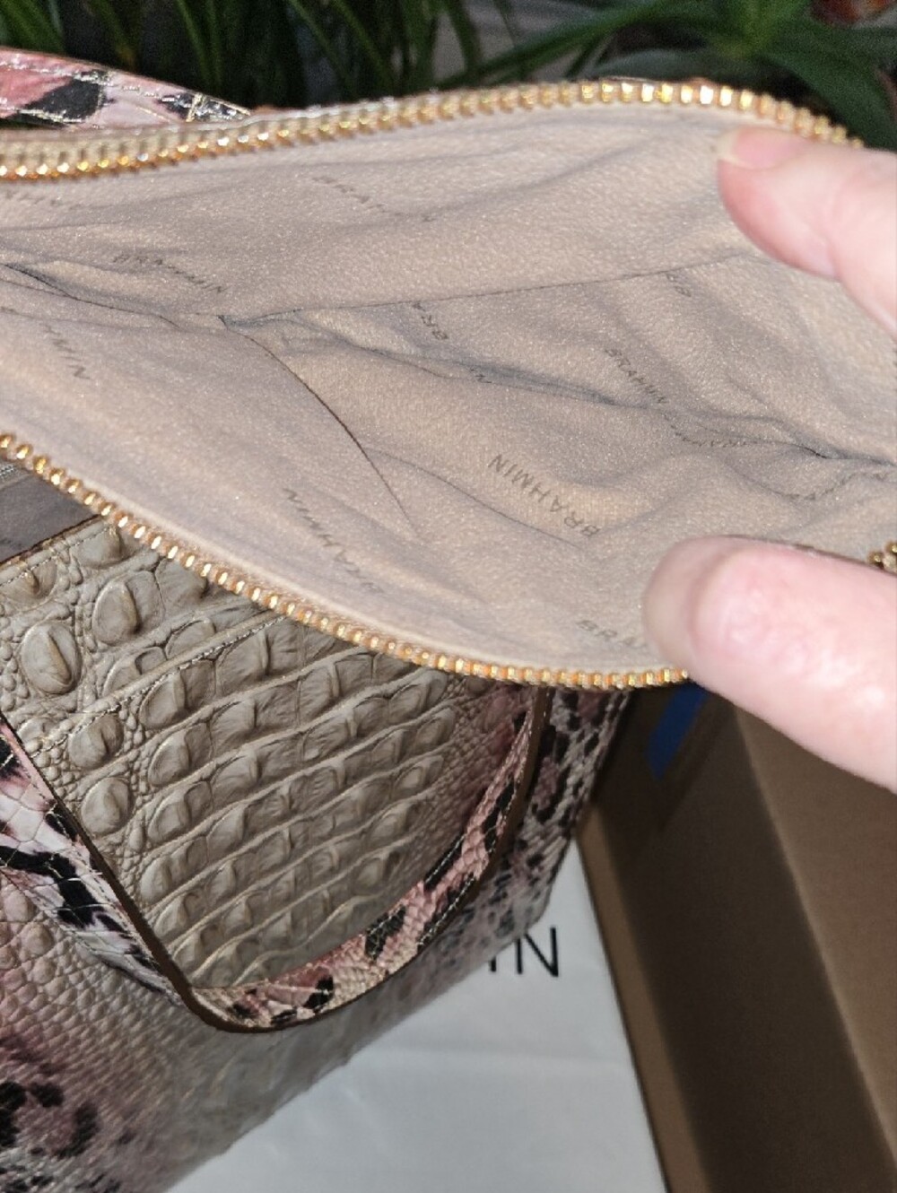 Brahmin Brooke Tote In PROWL Melboune Leather With Attachable Pouch EUC - Picture 10 of 16